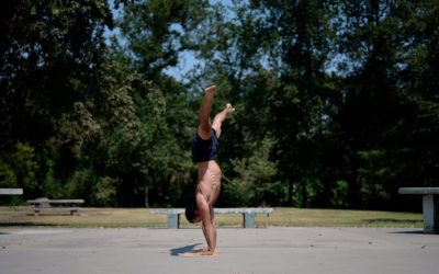 Handstand Straddle Up