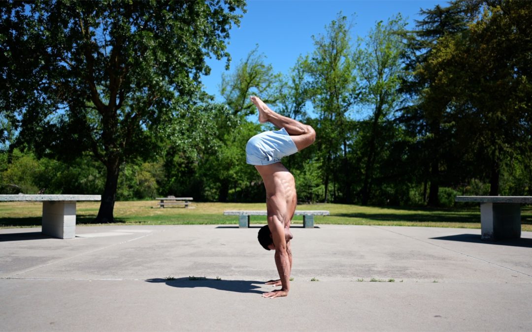 Handstand – Freestanding Tuck